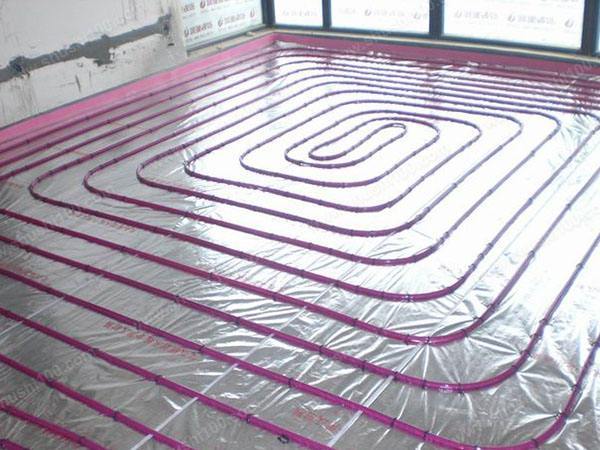 電地暖一天能用多少電:一個月用多少錢？_綠泉空氣能