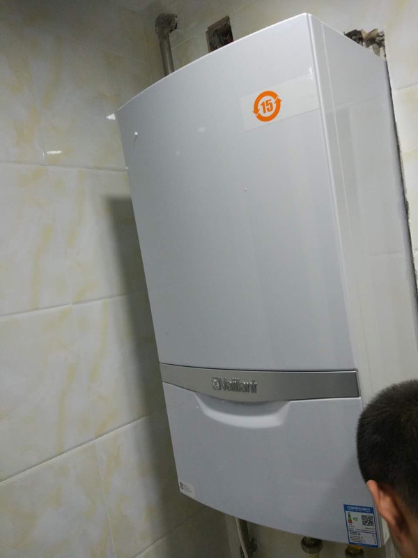 朝陽(yáng)太陽(yáng)宮夏家園威能原裝20kw壁掛爐安裝案例_威特尼壁掛爐