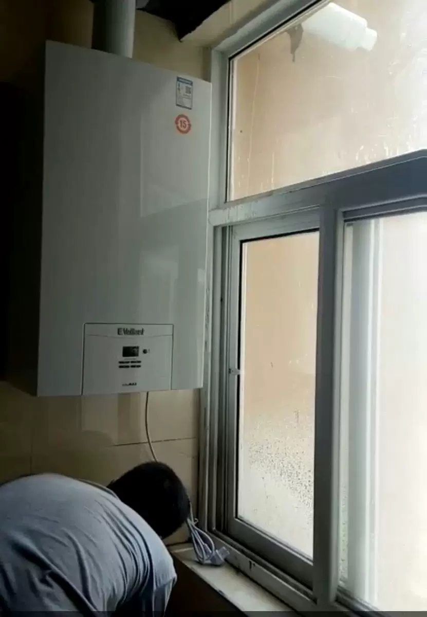 ??威能壁掛爐安裝示意圖