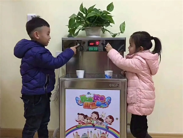 哪種幼兒園飲水機(jī)更符合使用需求_空氣能采暖機(jī)排行榜