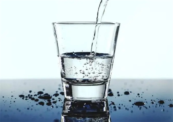 為何說選對學(xué)校飲水機設(shè)備很重要_浙江生能空氣能熱泵官網(wǎng)