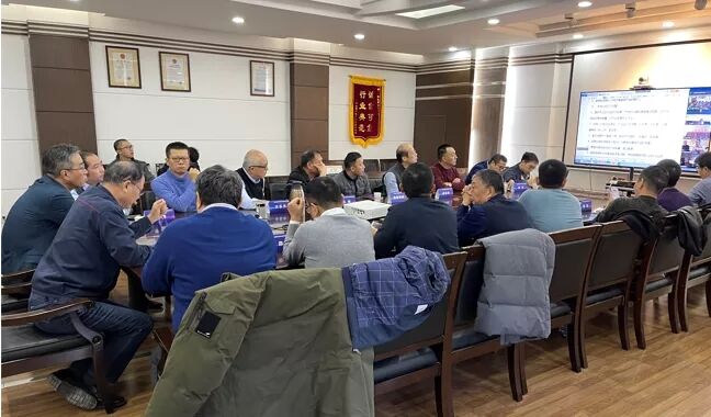 冷凝燃?xì)獠膳療崴疇t技術(shù)和市場(chǎng)研討會(huì)在津圓滿召開(kāi)_如何選壁掛爐