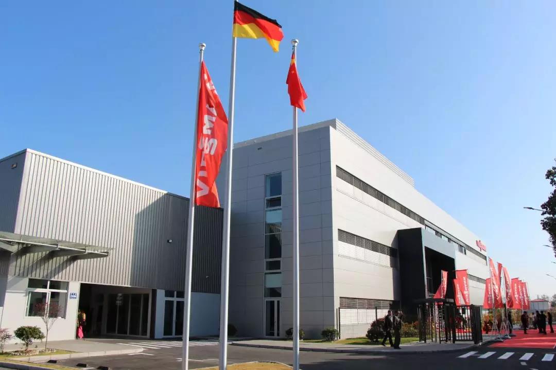喜迎菲斯曼新品上市，平湖新廠再樹業(yè)內標桿_洛卡壁掛爐