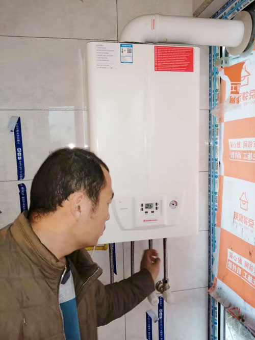 雙橋雙惠苑依瑪壁掛爐安裝實例_進(jìn)口壁掛爐