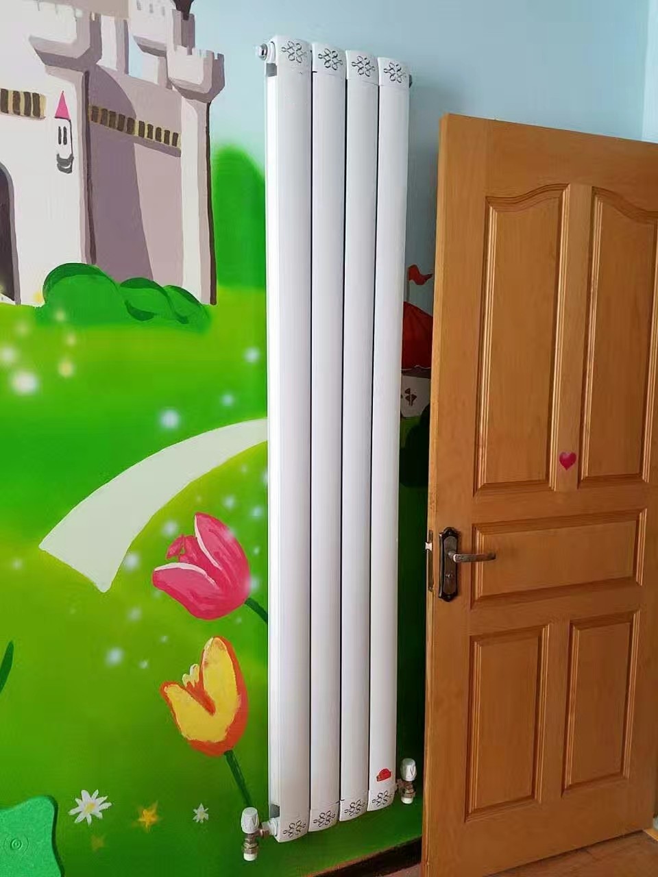 如何通過創(chuàng)造性的裝飾和巧妙的設(shè)計來改變暖氣片的外觀_暖如家網(wǎng)